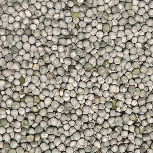 Whole organic green peas grown naturally in Canada, suitable for cooking or animal feed